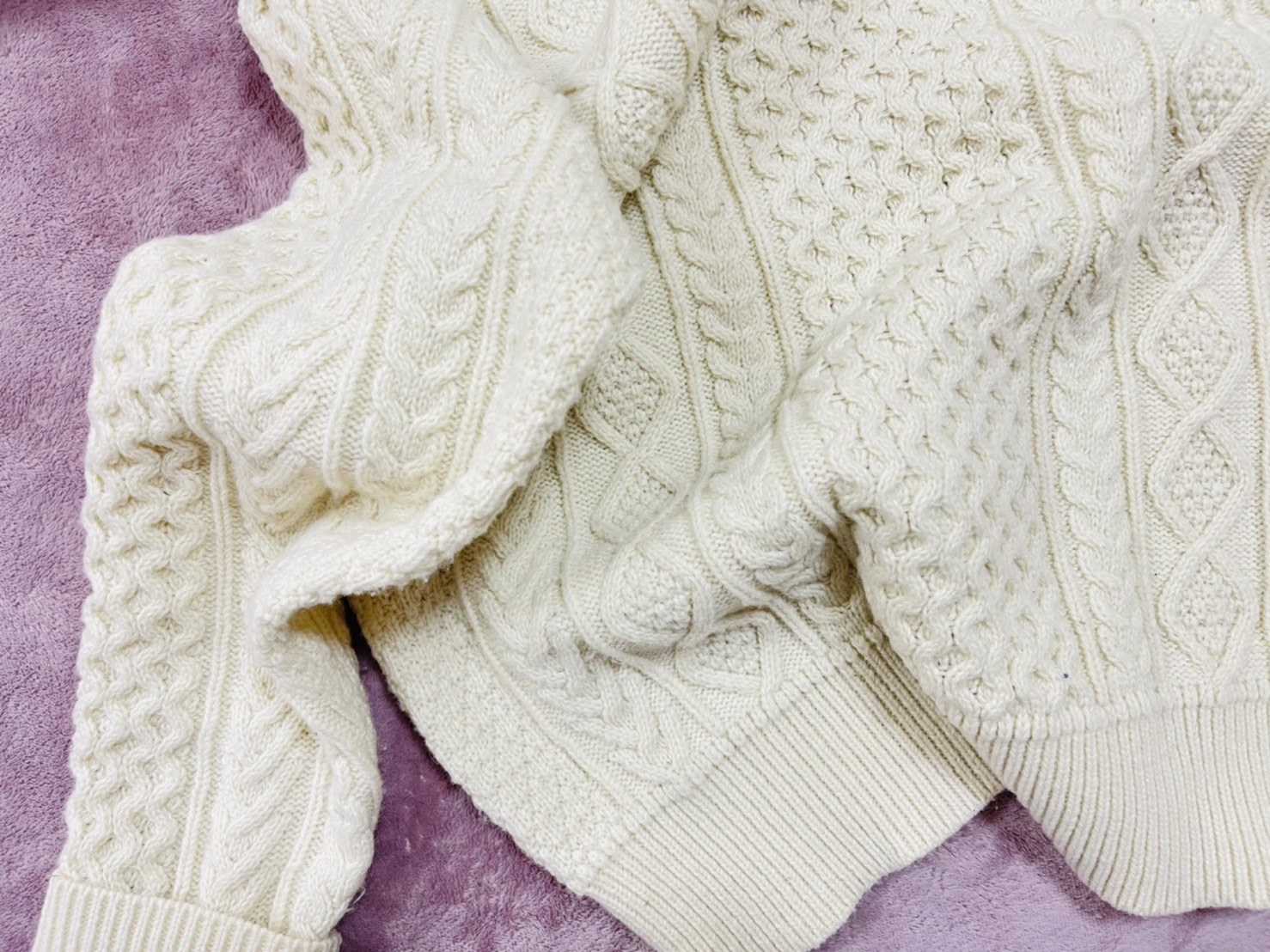アラン模様のセーター